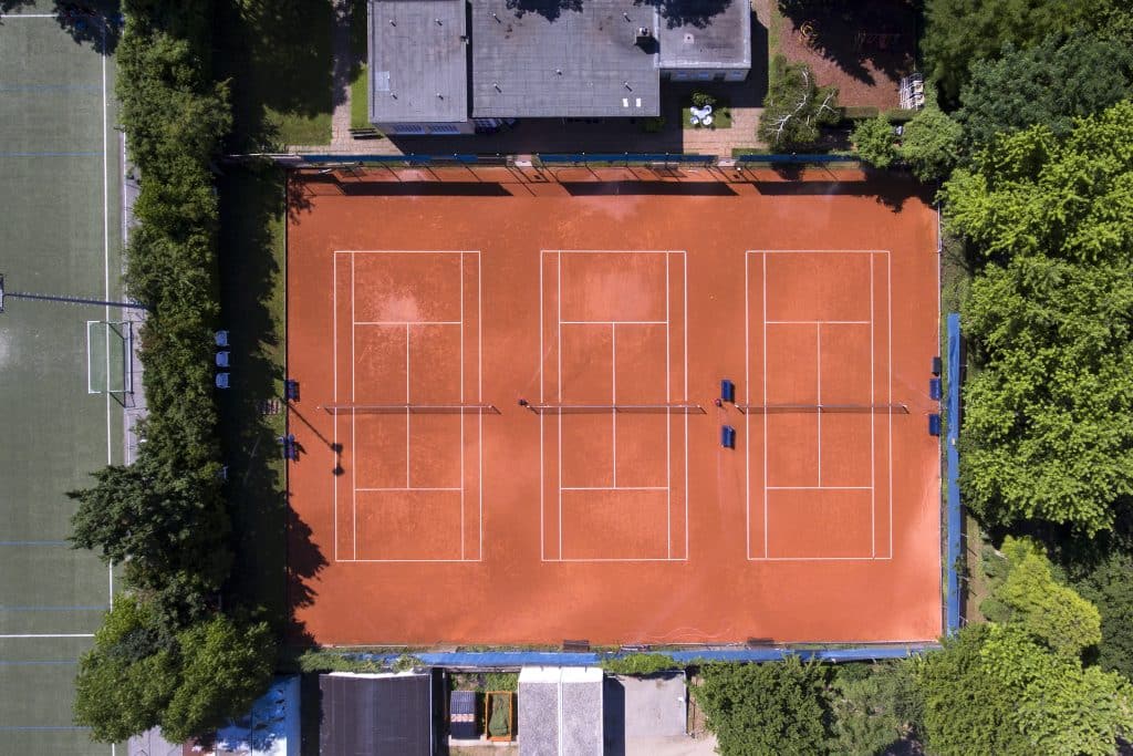 Tennisveld van bovenaf